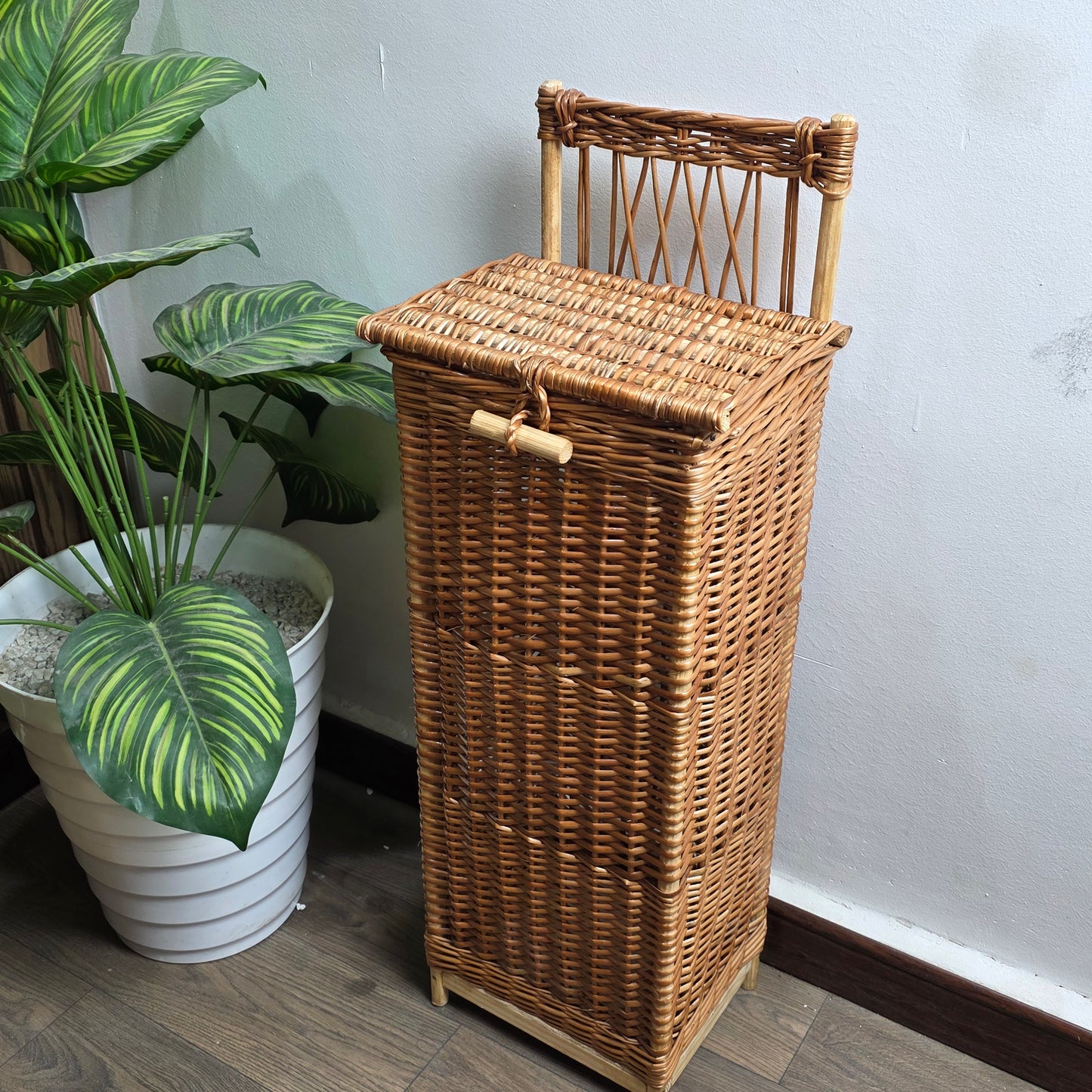 Panier a pin en osier naturel