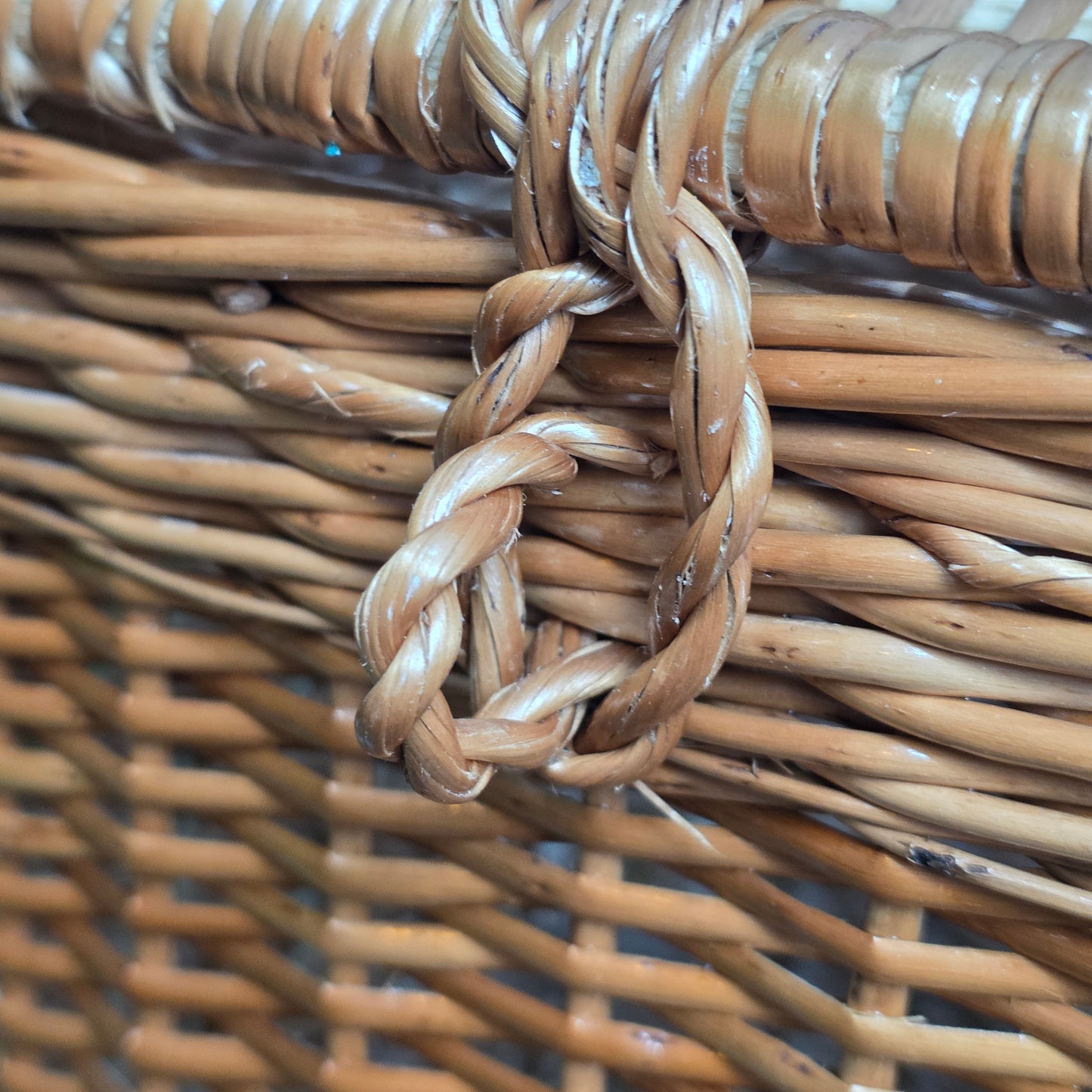 Panier a pin en osier naturel