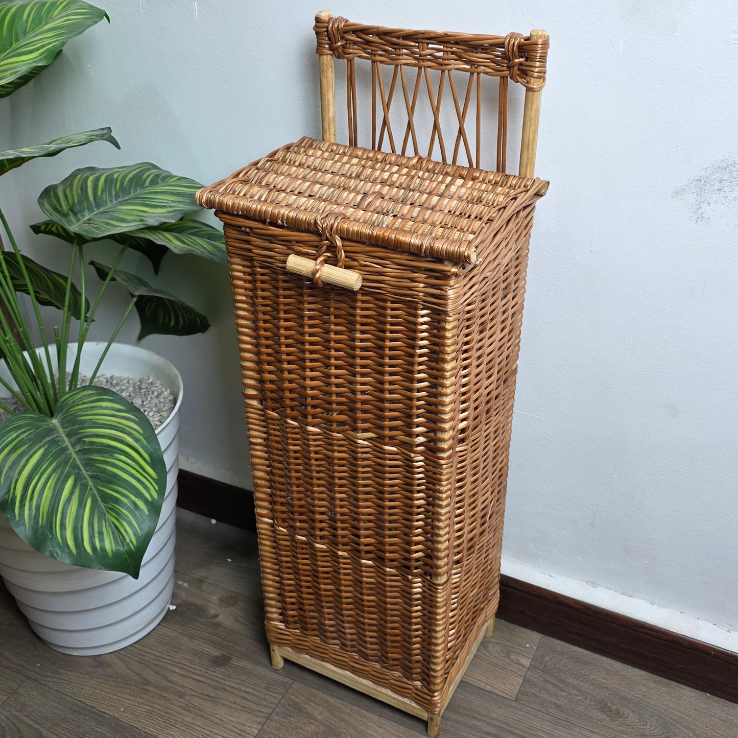 Panier a pin en osier naturel