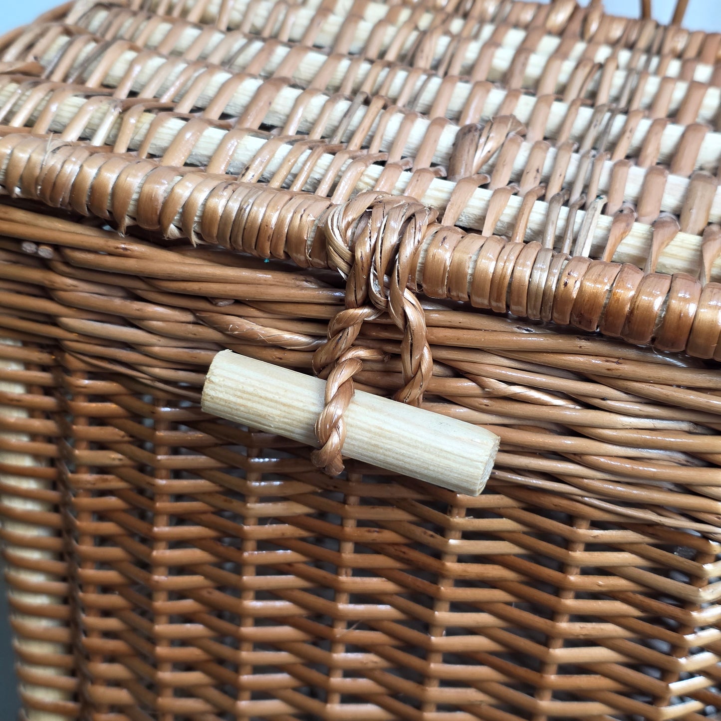 Panier a pin en osier naturel